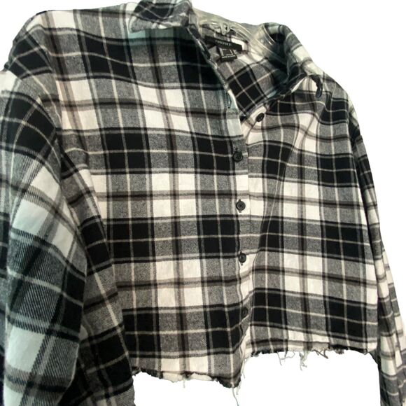Forever 21 Cropped Plaid flannel Black and White Shirt Top Blouse Small - Picture 4 of 8